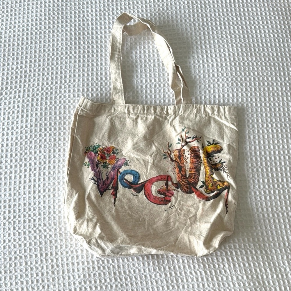 Vogue Tote Bag